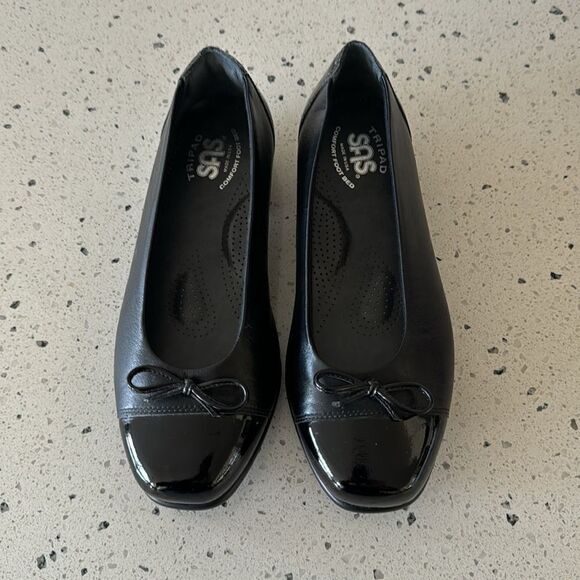 SAS Tripad Comfort Slip On Black  Leather Loafers Toe Bow Flats Size 6 Wide NWOB - Picture 2 of 16